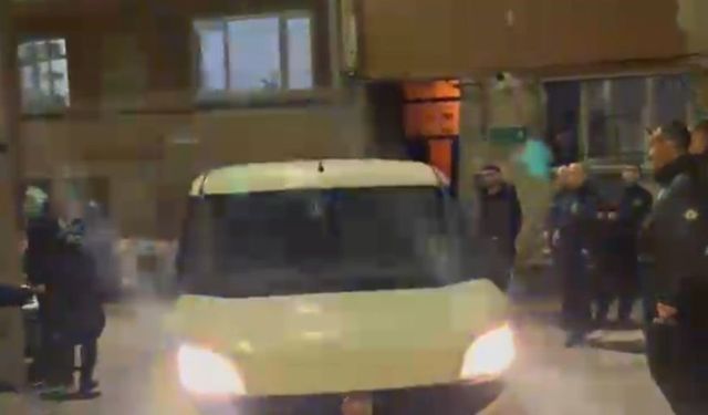 Evde 4 silah ve 600 mermi ele geçirildi; 2 gözaltı