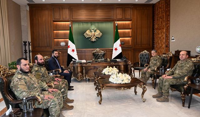 Genelkurmay Başkanı Orgeneral Bayraktaroğlu, Suriye Cumhurbaşkanı Şara tarafından kabul edildi