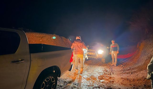 Gercüş'te kardan kapanan 5 köy yolu ulaşıma açıldı