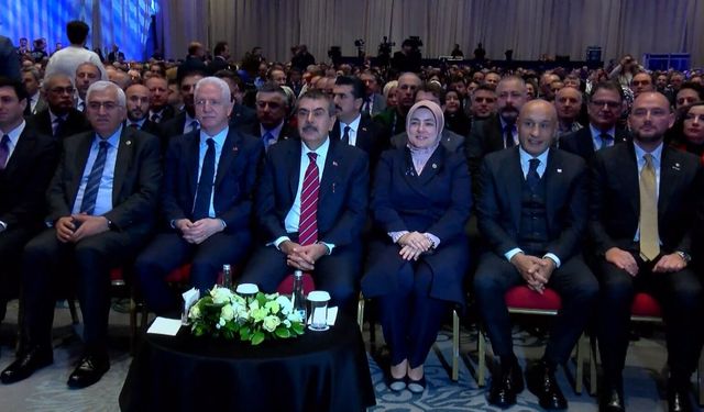 İstanbul- Bakan Tekin: Mesleki ve teknik eğitimdeki öğrencilerinin toplam öğrencilerine oranı yaklaşık yüzde 40