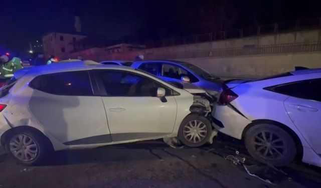 İstanbul -Çekmeköy’de 7 aracın karıştığı zincirleme kaza: 7 kişi yaralandı