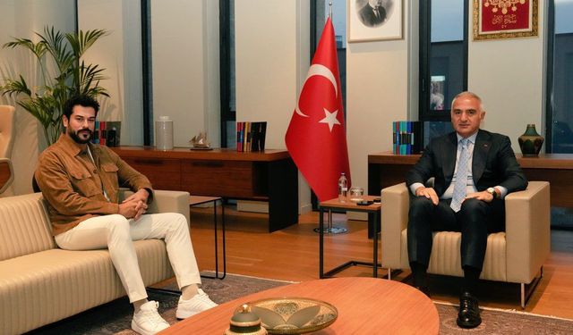 İstanbul - Oyuncu Burak Özçivit’ten Bakan Ersoy'a ziyaret