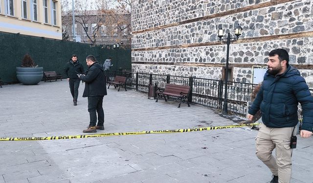 Kars'ta bıçaklı kavga: 2'si ağır, 7 yaralı