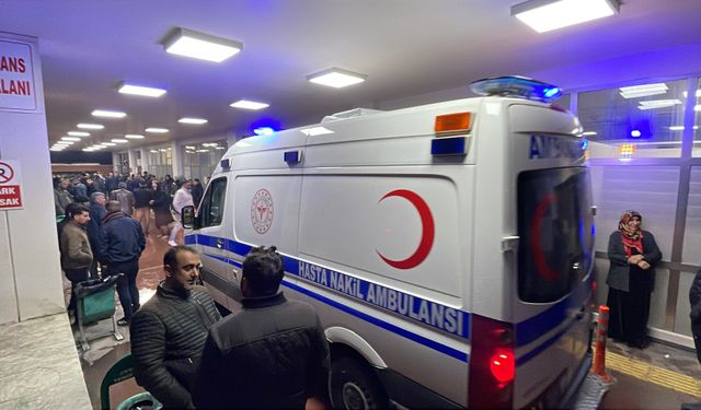 Kurye, sipariş götürdüğü 2 kardeşi bıçakla yaraladı