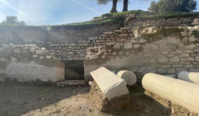 Metropolis'te 2 bin 200 yıllık tanrıça başı bulundu