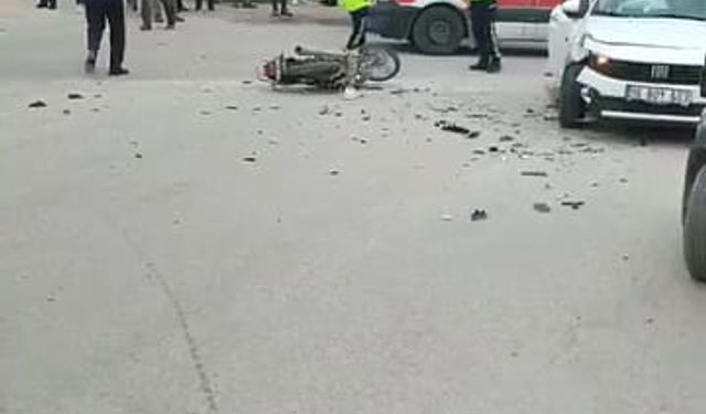 Motosiklet ile otomobil çarpıştı: 1 ölü, 1 yaralı
