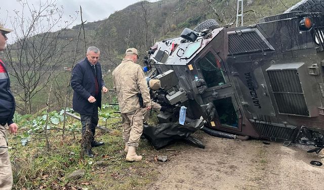 Ordu'da zırhlı askeri araç ile hafif ticari araç çarpıştı