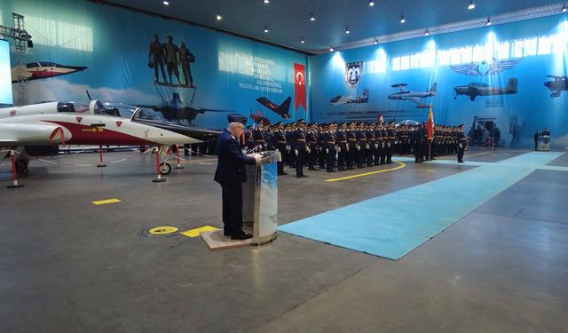 Orgeneral Kadıoğlu, İzmir'de Pilotaj Mezuniyet Töreni'ne katıldı