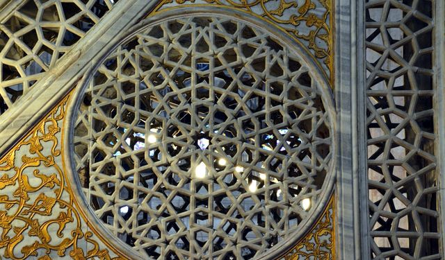 Selimiye Camisi minberindeki motifleri, gümüş takı setine işledi