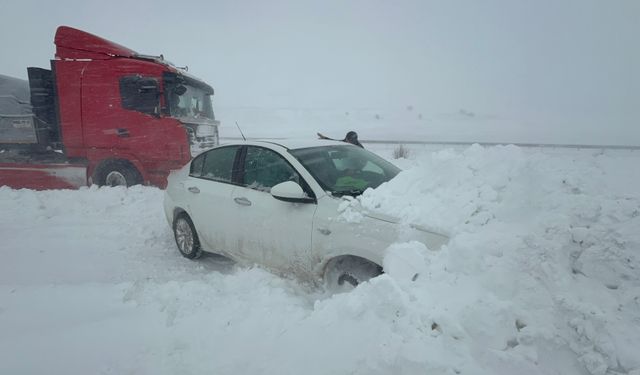 Sivas'ta kar yağışı (4)