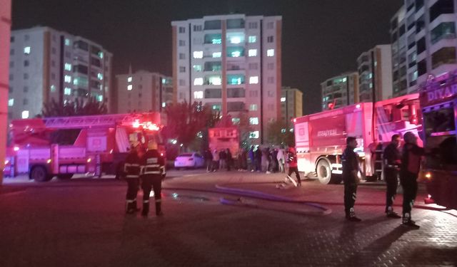 Uzaklaştırma kararı sonrası evini ateşe verdi