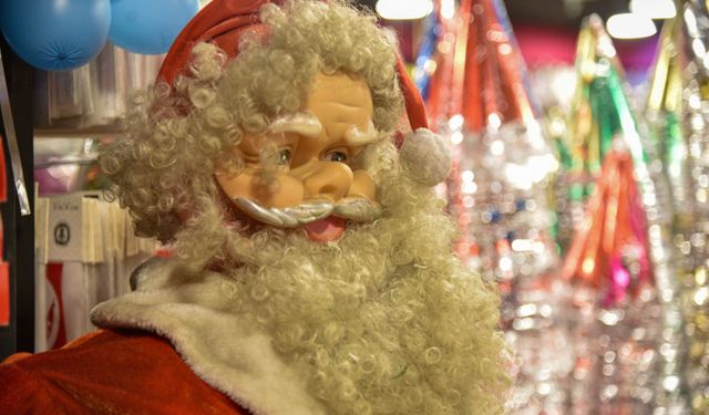 Yılbaşı kutlamasında, 'Noel Baba' kostümü ve sakalına ilgi 