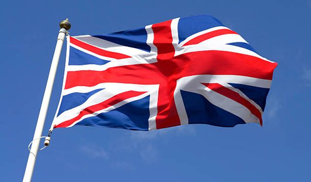 ABD ve İngiltere, Katar'daki askeri personeli tahliye ediyor