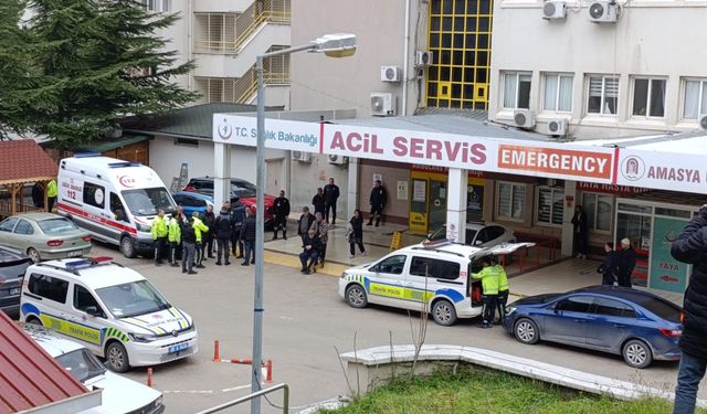Amasya'da 'dur' ihtarına uymayan ehliyetsiz motosiklet sürücüsünün çarptığı polis, yaralandı