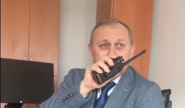 Amasya'da emekliliğe ayrılan polis memuru meslektaşlarıyla telsiz anonsuyla vedalaştı