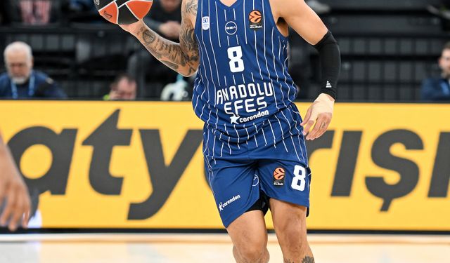 Anadolu Efes - Kosner Baskonia Vitoria-Gasteiz: 75-89