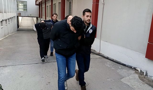 Araç satın almak isterken 'sazan sarmalı' yöntemiyle dolandırıldı