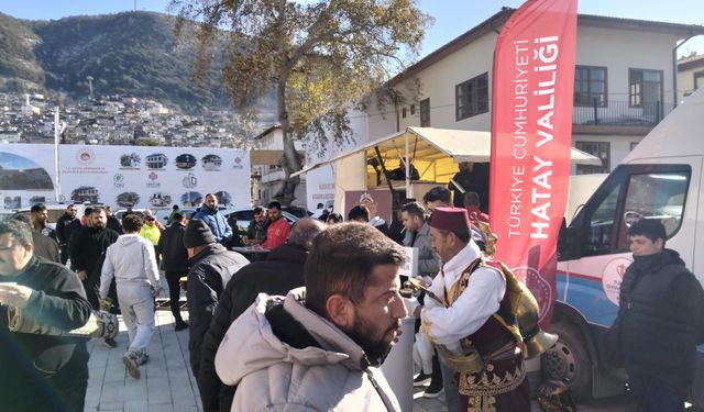 Asrın felaketinde ağır hasar alan Habib-i Neccar Camisi'nde ilk cuma