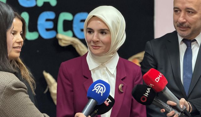 Bakan Göktaş, Pençe-Kilit şehidinin oğluna karnesini verdi