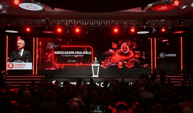 Bakan Uraloğlu: 5G yetkilendirme ihalesiyle 3 milyar 534 milyon dolar gelir elde ettik