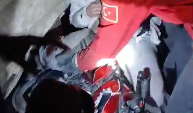 Balıkesir'de kamyonet ile motosiklet çarpıştı: 2 yaralı