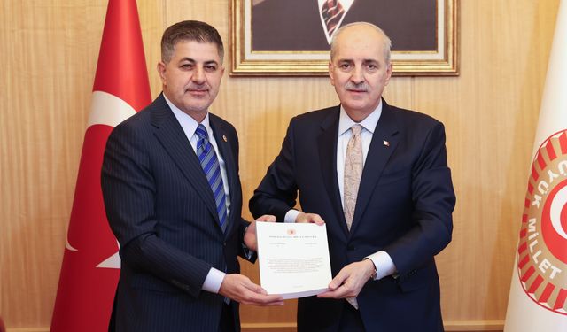 'Bebek Ölümlerini Araştırma Komisyonu' raporunu, TBMM Başkanı Kurtulmuş'a sundu