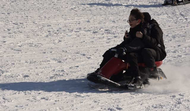 Bitlis'te kayak merkezleri doldu