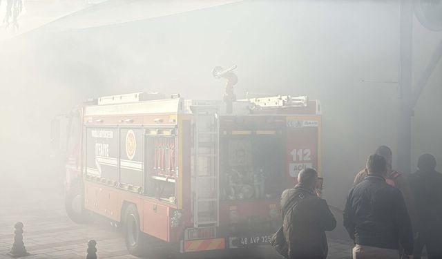Bodrum'da geri dönüşüm deposunda yangın