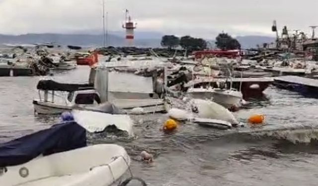 Bursa'da fırtına ve kuvvetli yağış; çatılar uçtu, deniz taştı (3)