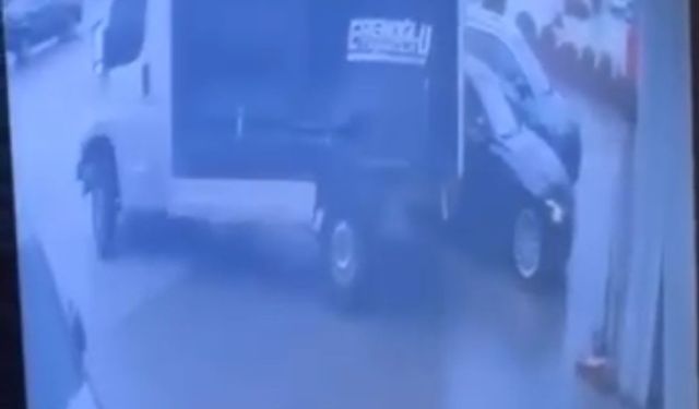 Bursa'da kuvvetli fırtına ve yağış; çatılar uçtu, deniz taştı (5)