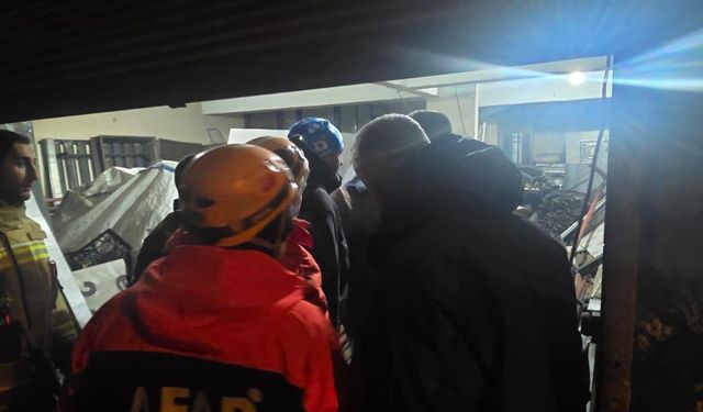 Diyarbakır'da 1'i kolonu çatlayan 5 katlı 2 bitişik bina tahliye edildi (2)