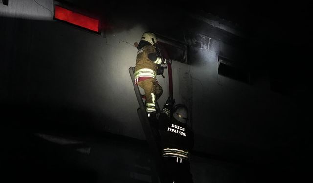 Düzce'de strafor fabrikasında yangın (3)