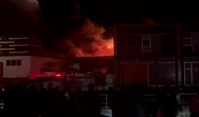 Düzce'de strafor fabrikasında yangın