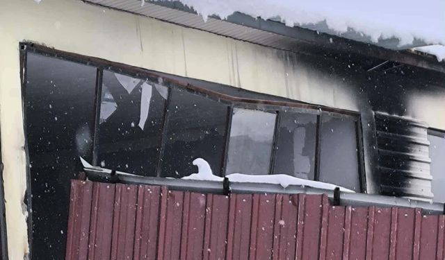 Gaziantep'te 12 iş yerinin çatısı kardan çöktü