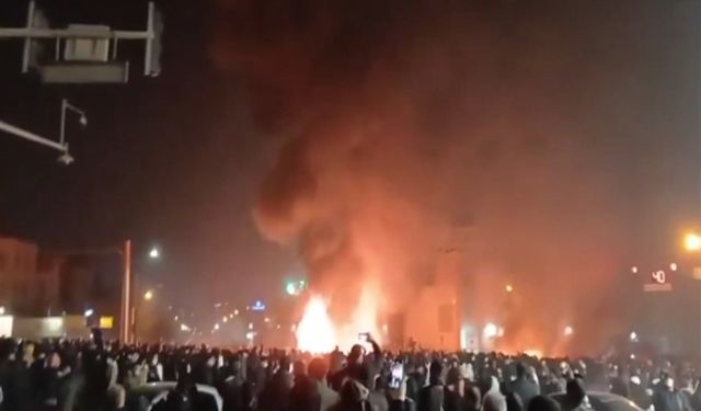 İran'daki gösterilerde hayatını kaybedenlerin sayısı 2 bin 550'ye yükseldi