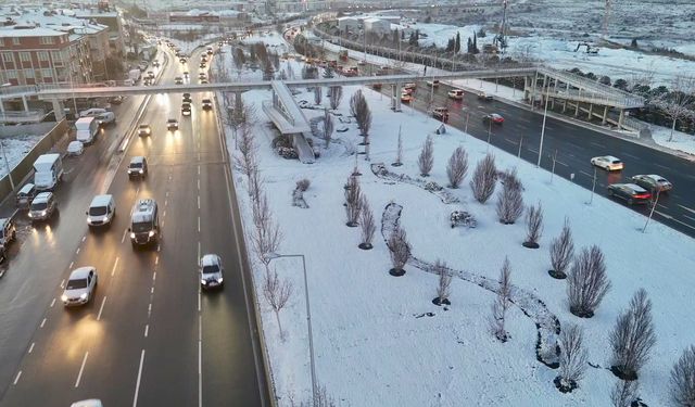 İstanbul- Beyaza bürünen Sultangazi havadan görüntülendi