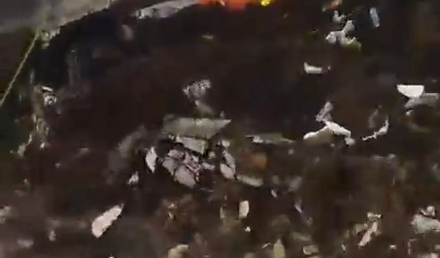 İstinat duvarının lise bahçesine çöktüğü anlar kamerada