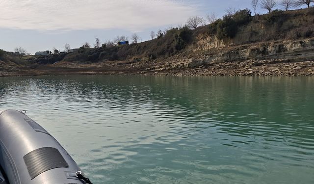 Kayıp olarak aranan gencin, 5 gün sonra gölde cansız bedeni bulundu