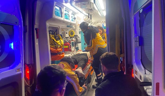 Kazada ikiye bölünen otomobilden mucize kurtuluş: 2 yaralı