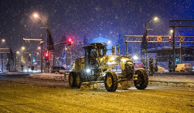 Malatya'da kardan kapanan 155 yerleşim yeri yolu ulaşıma açıldı