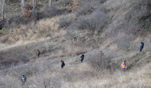 Manisa'da kayıp olarak aranan kadın, dere yatağında ölü bulundu