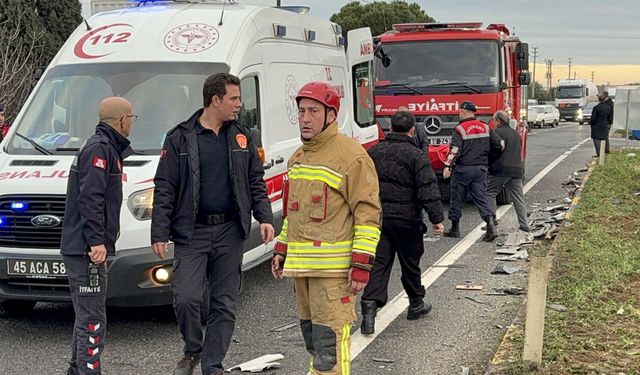Manisa'da TIR ile otomobil çarpıştı; 1 ölü