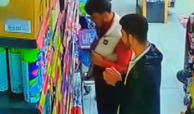 Marketteki deodorantları, arkadaşlarıyla buluşmaya gittikleri için çalmışlar