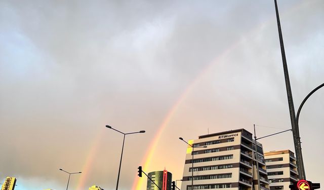Mersin'de yağmur sonrası gökkuşağı renkli görüntülere sahne oldu