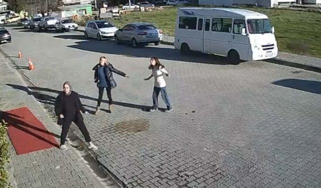 Muğla'da 3.5 büyüklüğünde deprem, o anlar güvenlik kamerasında