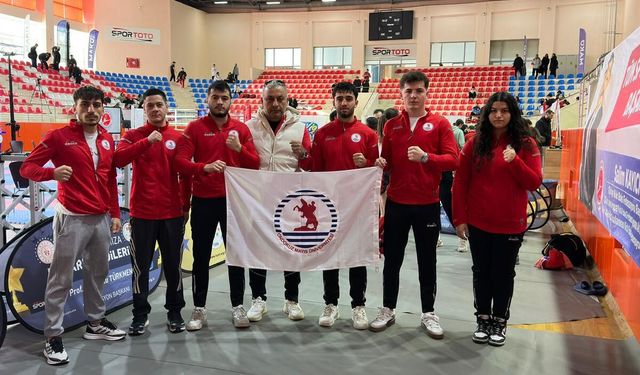 OMÜ, ÜniLig Türkiye Kick Boks Şampiyonası'nda 2 madalya kazandı