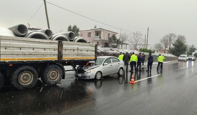 Otobüs, yol kenarındaki kazazedelere çarptı; 1 ölü, 3 yaralı