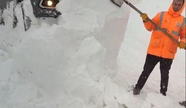 Otomobil tipide kara gömüldü