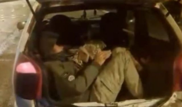 Otomobilde 5 kaçak göçmen yakalandı