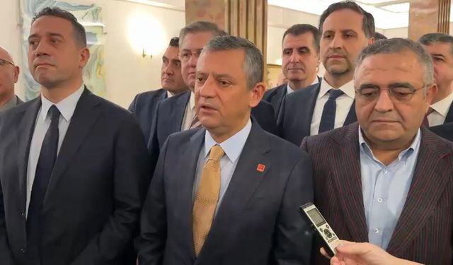 Özgür Özel'den, CHP'nin TBMM'deki 'Emekli nöbeti'ne destek